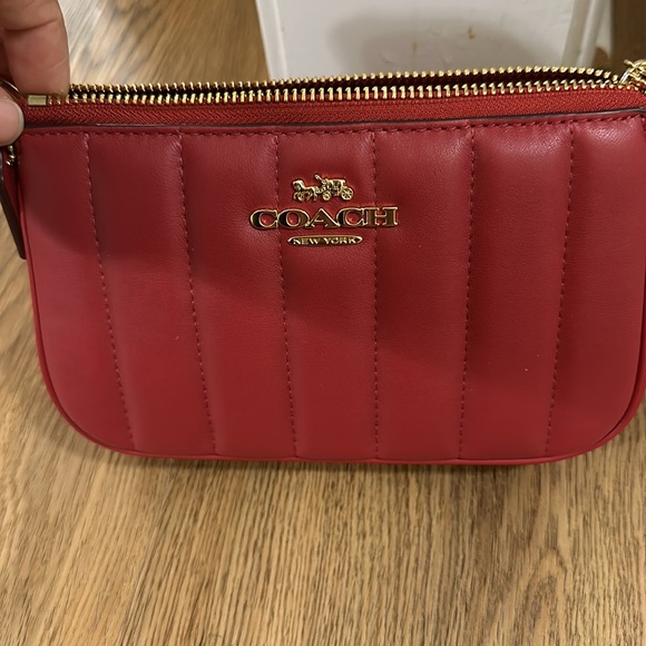 Red mini coach bag with gold hardware - Picture 3 of 3
